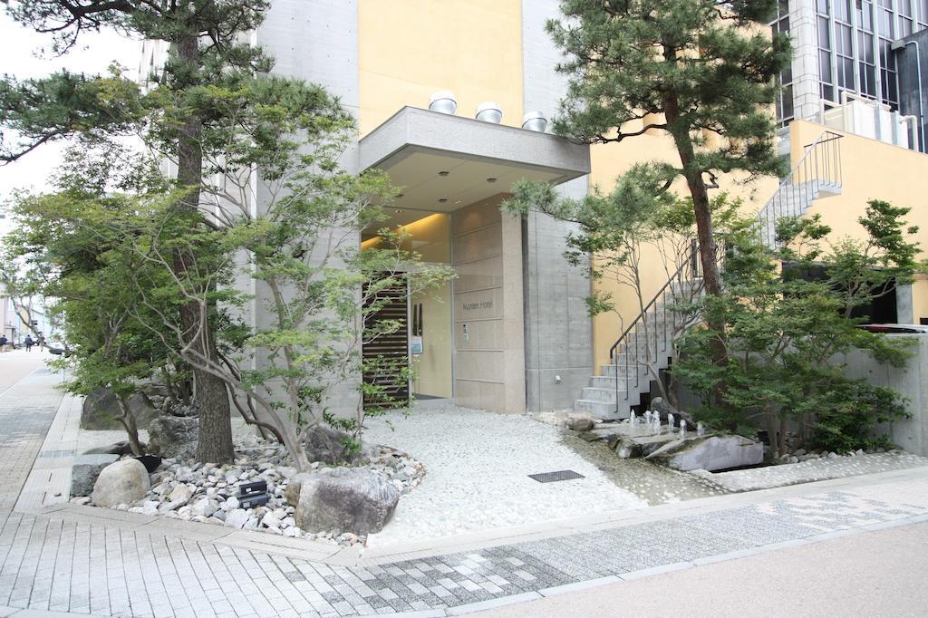 鱼津门通站前酒店 鱼津